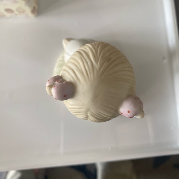 Precious Moments statue God Is Love - Picture 3 of 4